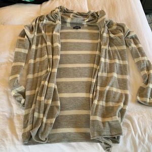 Euc Splendid grey and white cardigan small